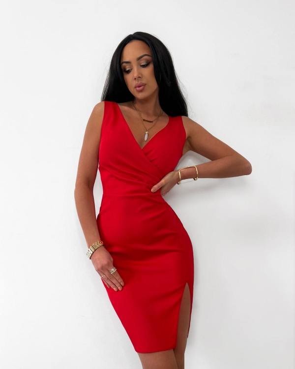 czerwona sukienka elegancka