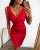 czerwona sukienka z dekoltem