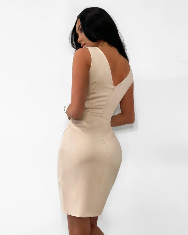 beżowa sukienka elegancka