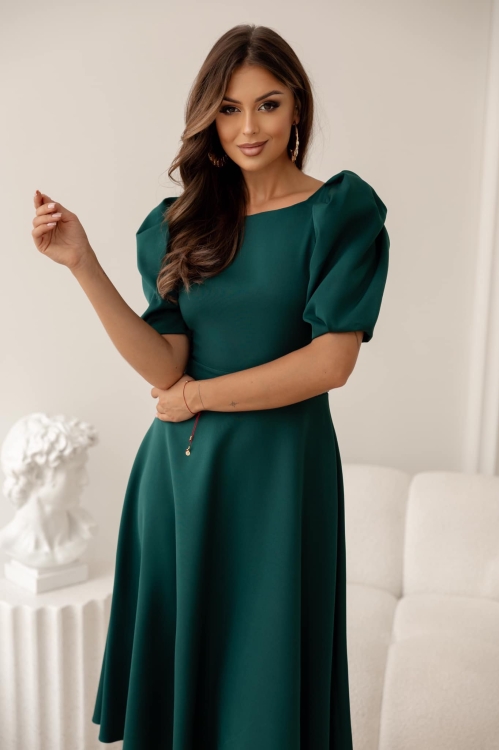 sukienka bez dekoltu