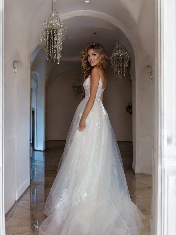 biała sukienka maxi