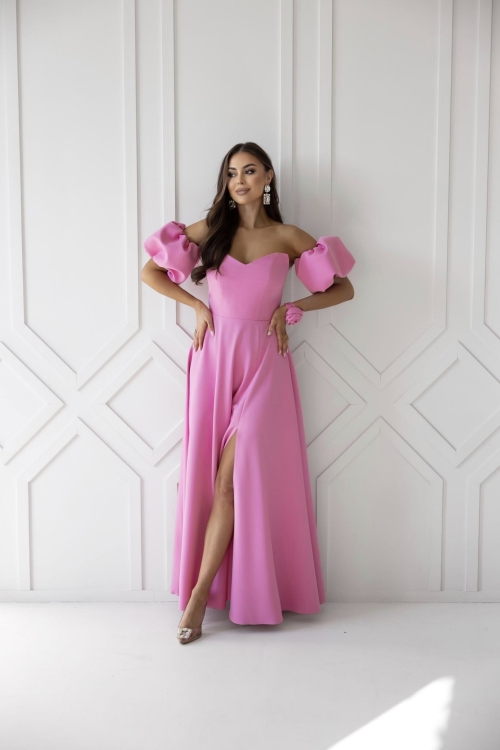 różowa sukienka wieczorowa