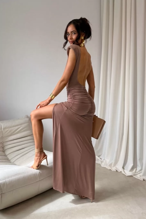 aurelia-sukienka-maxi-w-kolorze-jasnego-brazu (1).webp