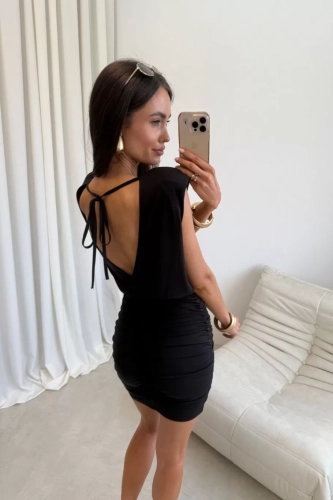 yselle-sukienka-mini-w-kolorze-czarnym.webp
