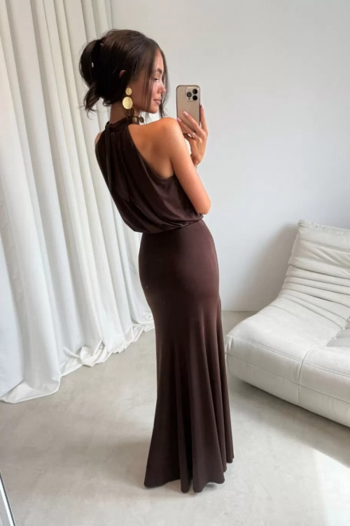 maelis-sukienka-maxi-w-kolorze-brazowym (1).webp
