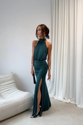 maelis-sukienka-maxi-w-kolorze-butelkowej-zieleni (4).webp