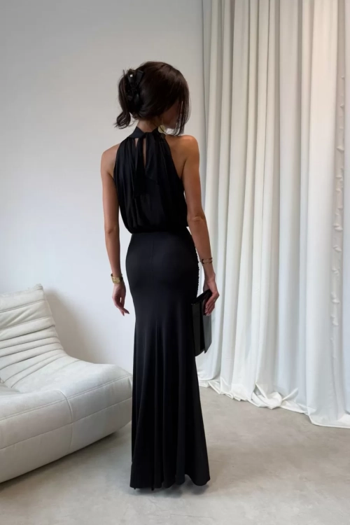 maelis-sukienka-maxi-w-kolorze-czarnym (1).webp